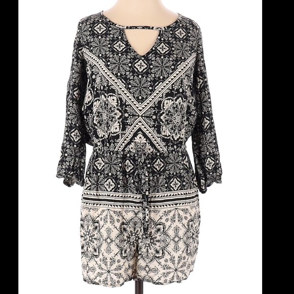 Romper - Picture 1 of 2